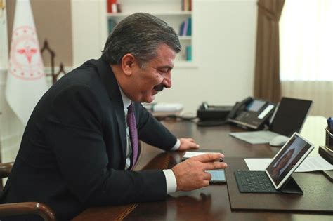 S­a­ğ­l­ı­k­ ­B­a­k­a­n­ı­ ­K­o­c­a­­d­a­n­ ­­y­ı­l­ı­n­ ­d­o­k­t­o­r­u­­ ­G­ü­r­s­o­y­­a­ ­t­e­b­r­i­k­